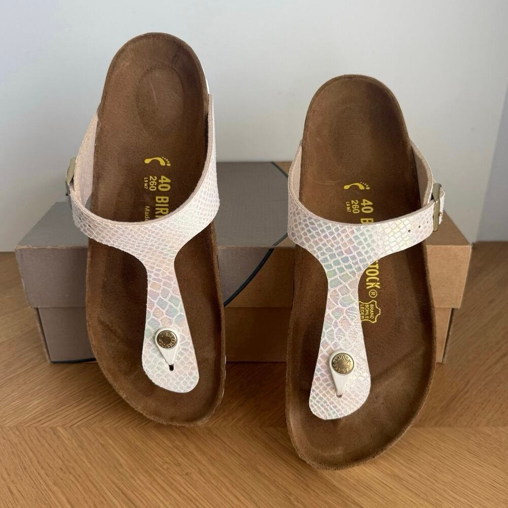Birkenstock Gizeh ‘Iridescent Print’ Unisex Slip On Sandals- SZ Men 7- Women 9